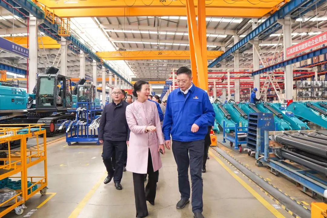 20220302084735_73643 长沙市总工会、长沙经开区总工会一行调研必发集团智能