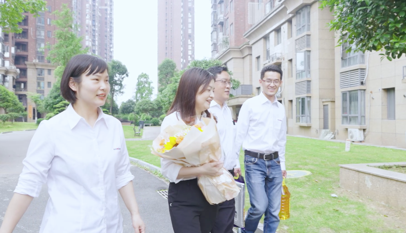 在母亲节，向你们身后的妈妈送去“必发集团家园”的温暖