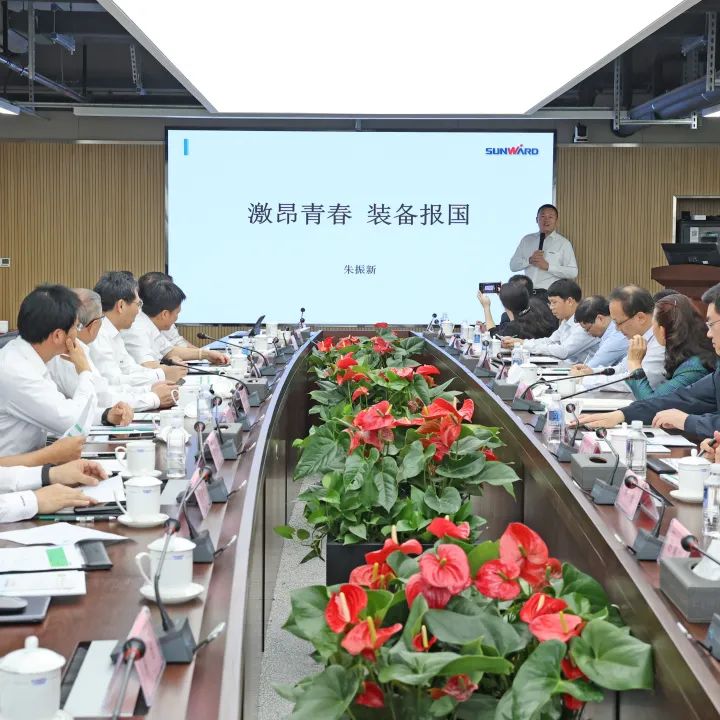 20220518092802_41882 深入产学研合作!中南大学堂长、中国工程院院士田红旗率团造访必发集团智能
