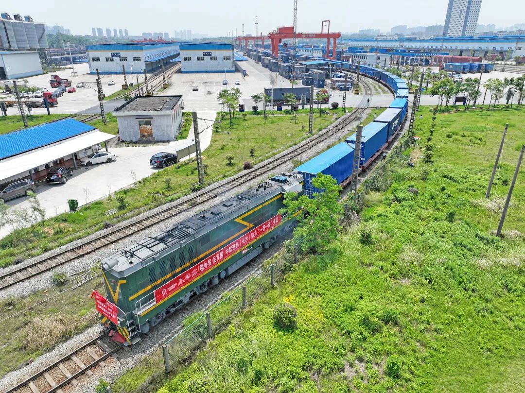 持续进军国际市。≈信钒嗔校ǔど常┍胤⒓胖悄茏谐晒κ追