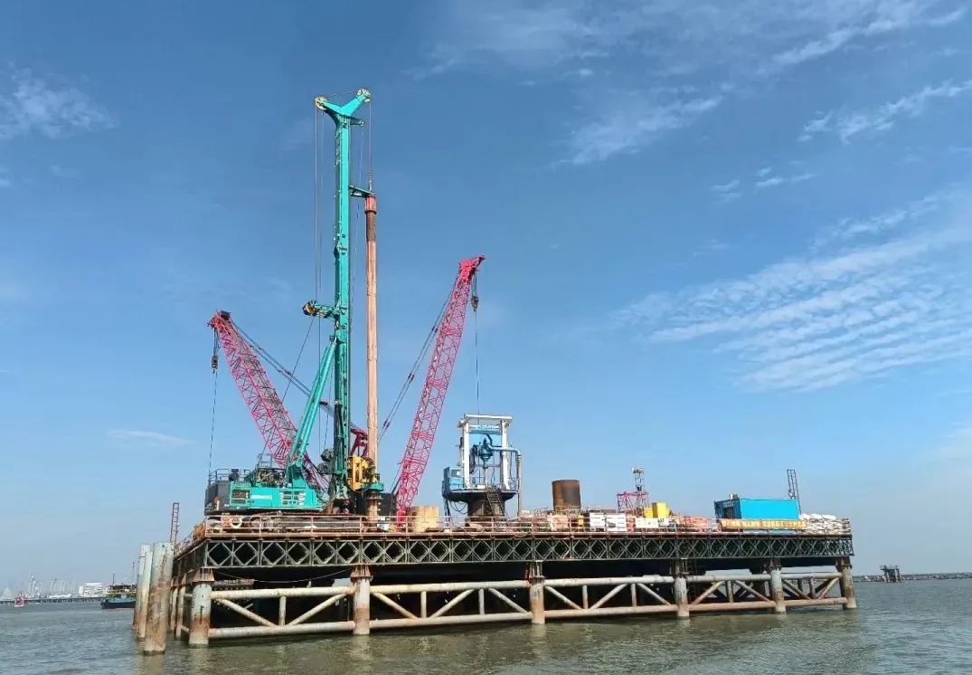 20220601084037_53908 乘风破浪的旋挖钻机!必发集团智能助建澳氹第四跨海大桥