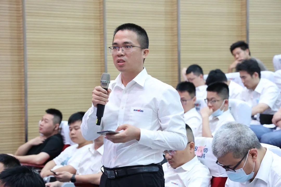 创新引领，智造将来！“2022院士专家长沙杏妆高端设备高质量发展钻研会隆沉进行