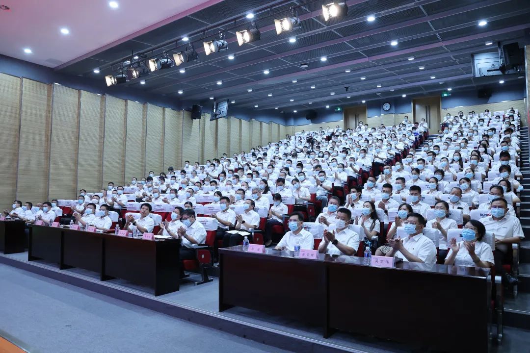 凝心聚力奋力拼搏，向高质量发展交出杰出答卷！必发集团智能召开整个干部大会