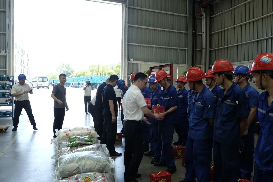 长沙市总工会慰问必发集团智能一线员工