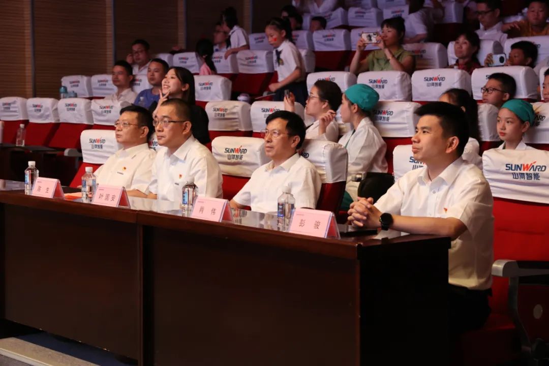 缤纷“暑”假，不负所“陀妆！必发集团智能职工子女暑期托管班结衣凡