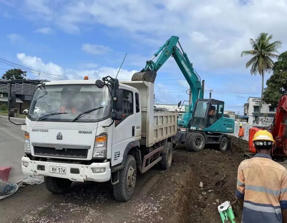 “必发集团绿”迈向南升平洋岛，必发集团智能轮挖助力斐济基础设施建设
