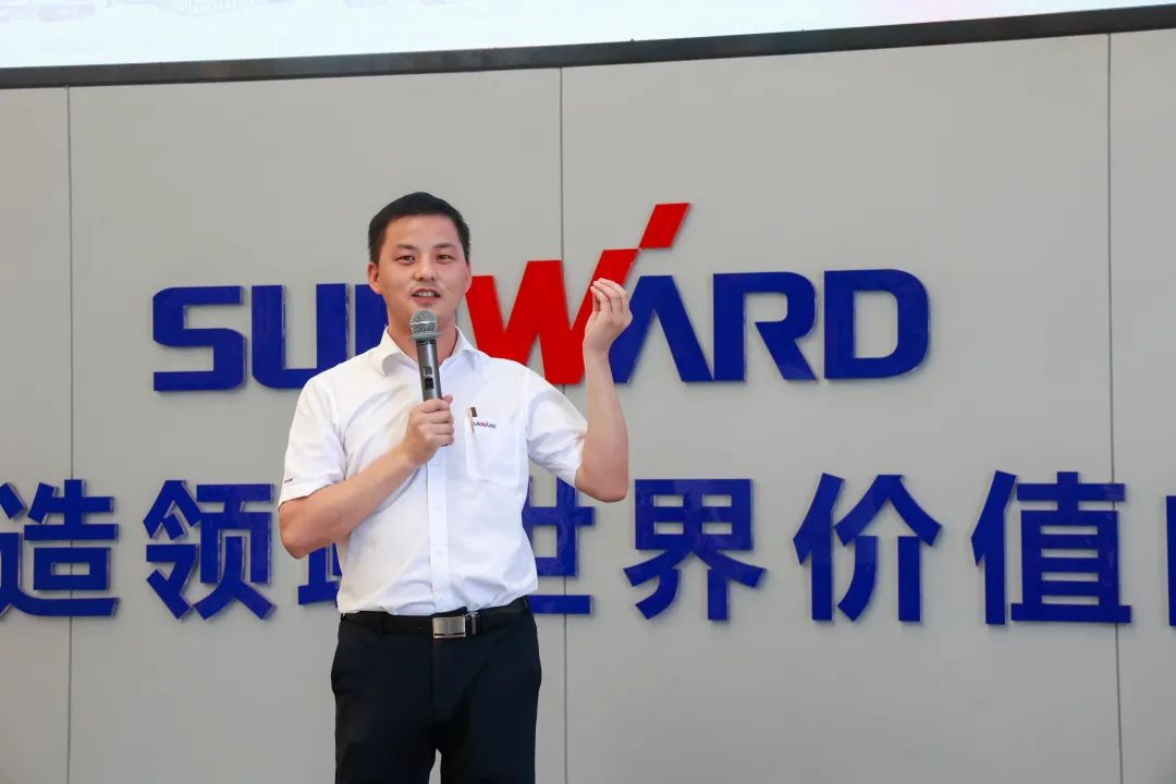 又酷又辣又炫！必发集团智能第二届挖机宝贝来了