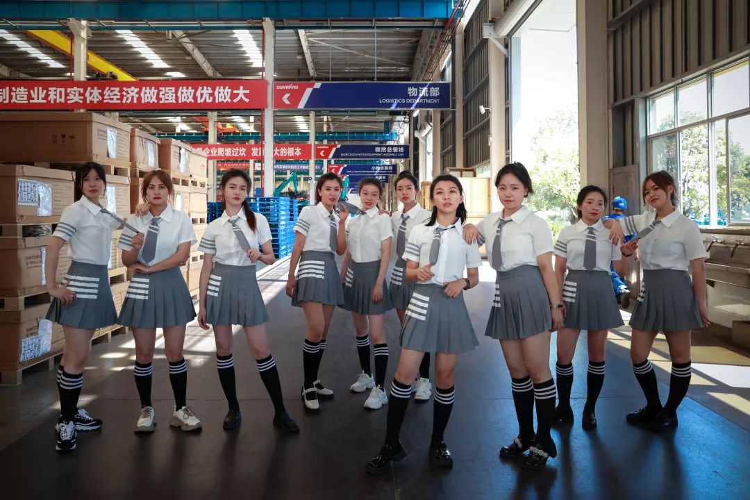 又酷又辣又炫！必发集团智能第二届挖机宝贝来了