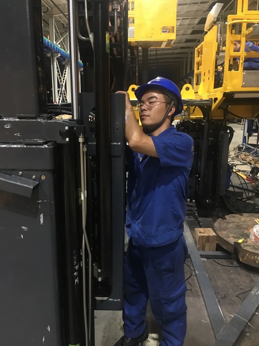 20220830082545_26296 为铁路运输保驾护航!必发集团智能自主研造首套三平台作业装置成功交付
