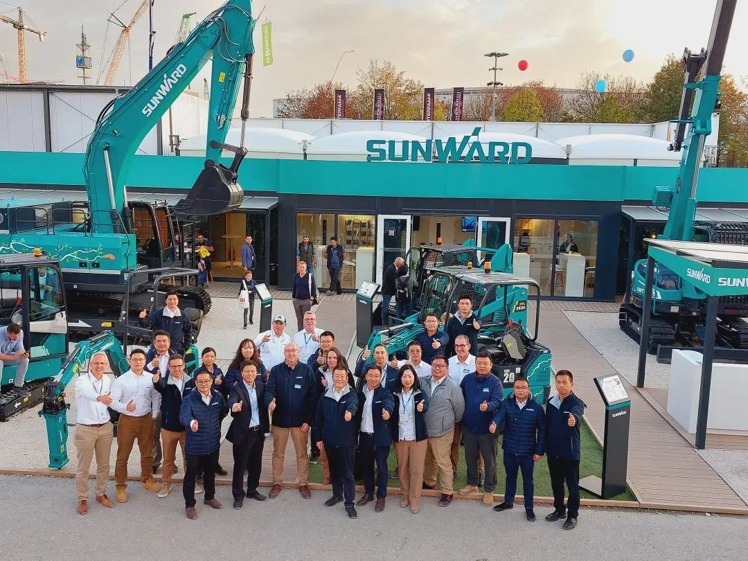 Bauma 2022 | 一组火热现场图带您沉温必发集团智能德国宝马展之旅