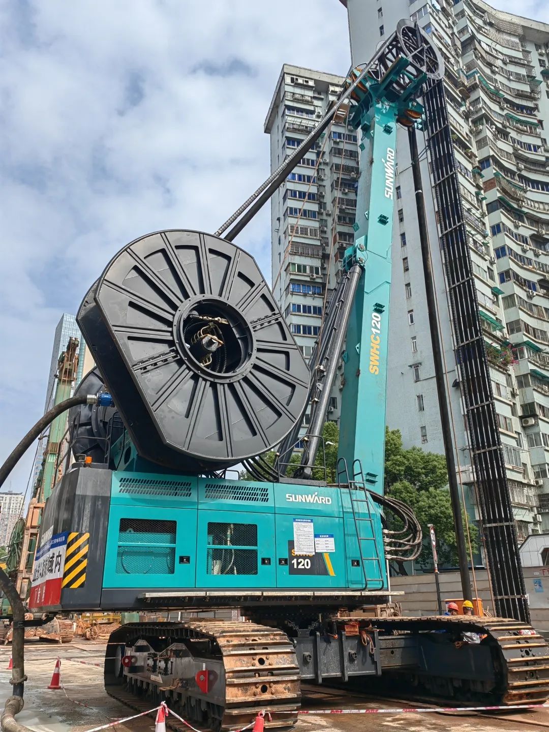 20221108091214_95498 首战创佳绩!必发集团智能双轮铣槽机助建长沙地铁7号线