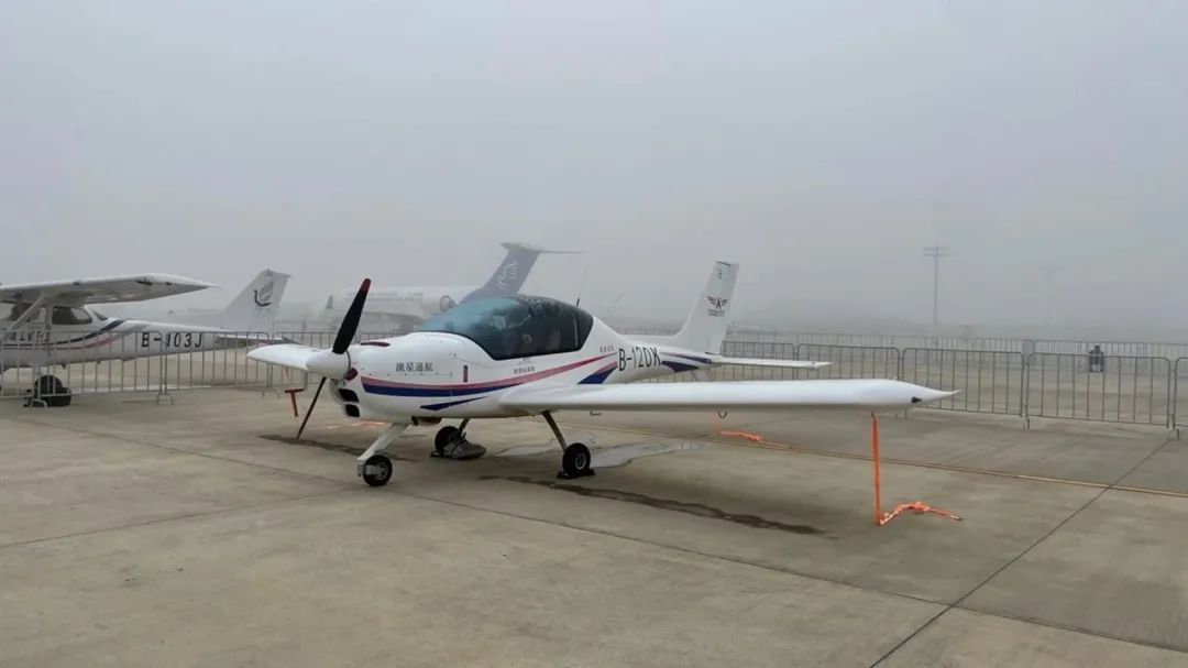 20221129091234_31798 逆势飞舞!必发集团航空携手合作同伴亮相2022资阳飞行大会