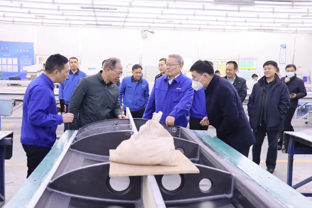 昭通市国资委主任陈德俊调查必发集团智能航空产业基地
