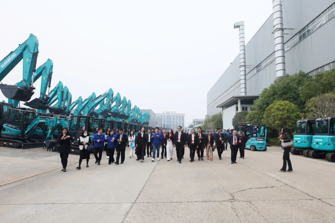 20230307113618_11532 泰国代表团到访必发集团智能
