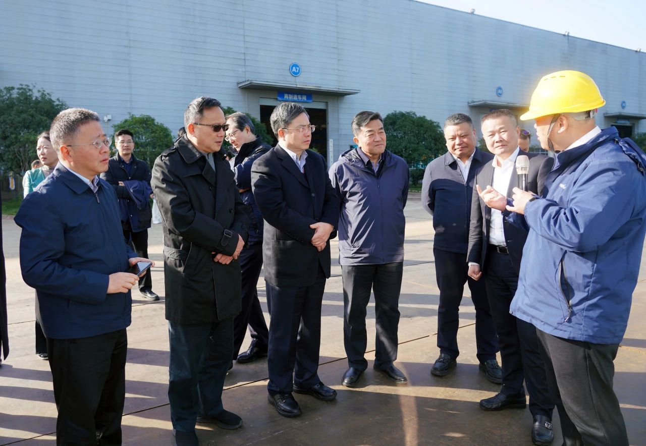 聚焦设备再造作!上海市政协副主席、党组副书记肖贵玉带队调研必发集团智能