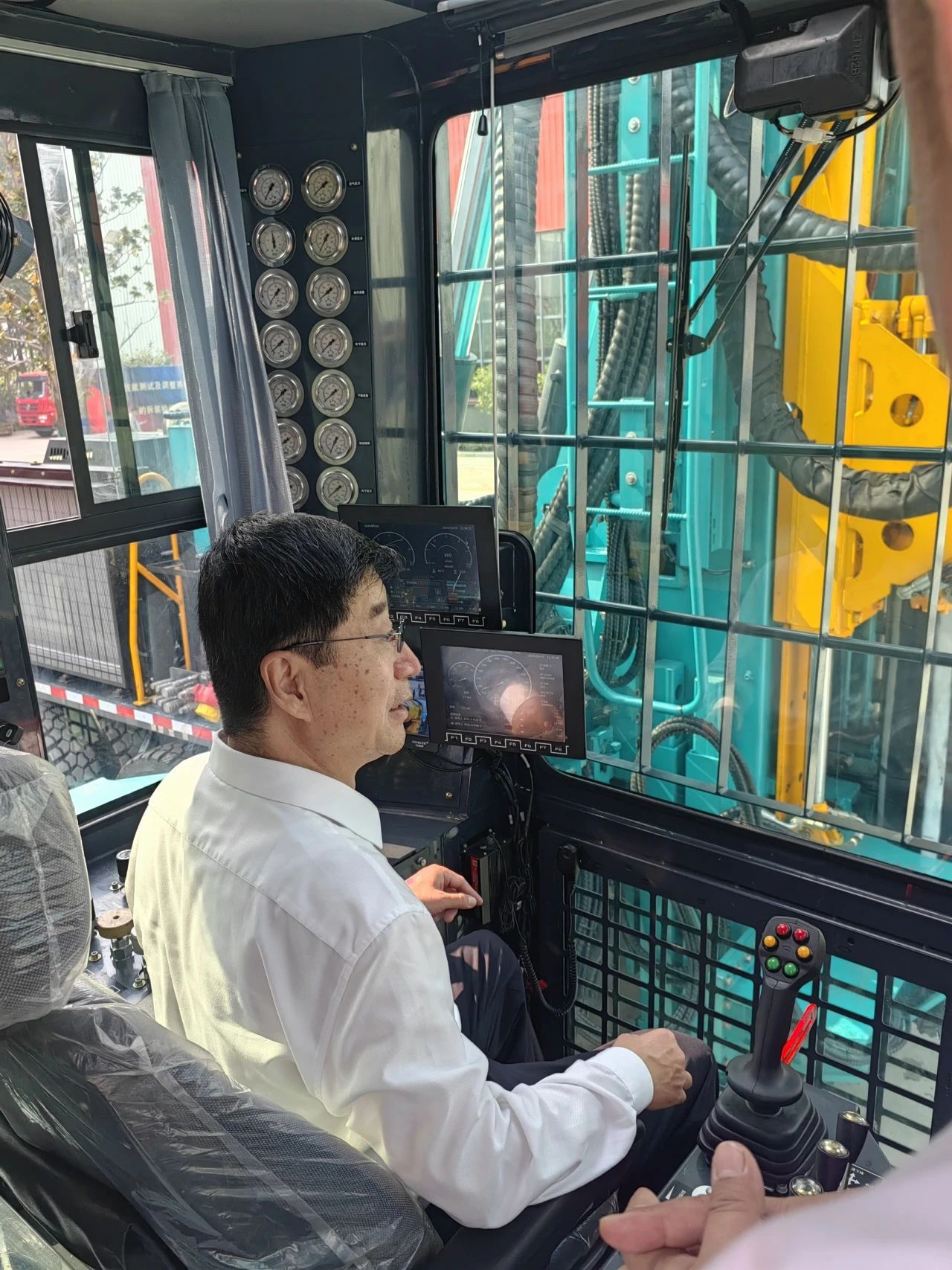 必发集团智能创新设备亮相全国矿山钻探（应急接济）技术较量