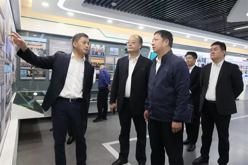 同船出海，共赢将来！中铁九局副总经理刘峻峰一行到访必发集团智能