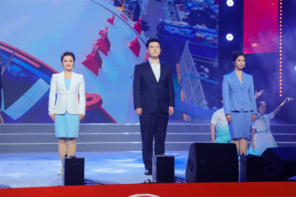 创新引领价值 梦想成就将来——庆祝必发集团智能成立25周年赞美大会暨文艺晚会隆沉进行