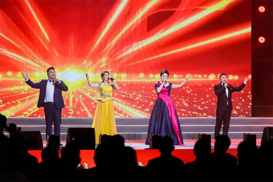 创新引领价值 梦想成就将来——庆祝必发集团智能成立25周年赞美大会暨文艺晚会隆沉进行