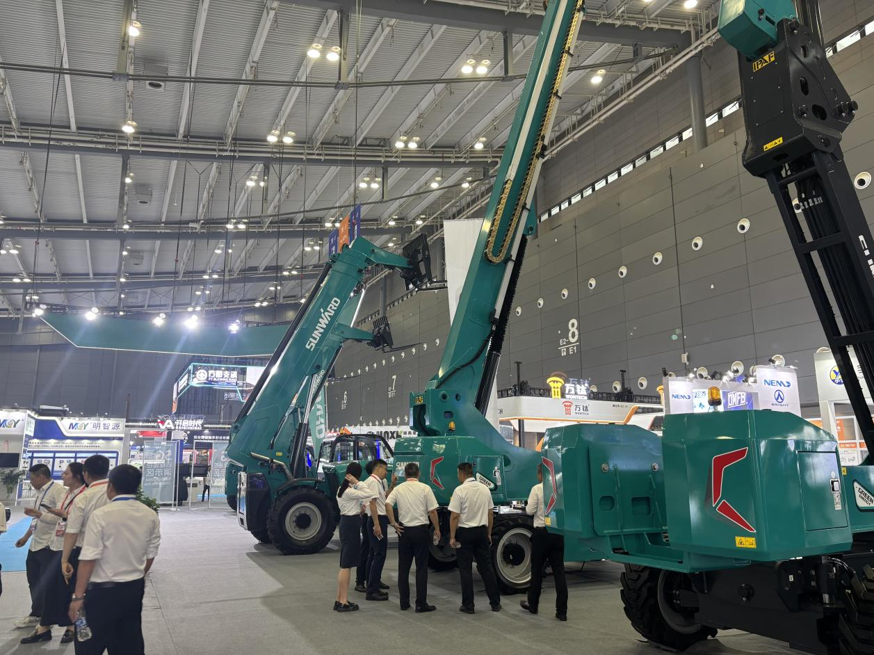 2025 CICEE | 必发集团智能SWT34JE-P电动直臂式高空作业平台沉磅颁布！