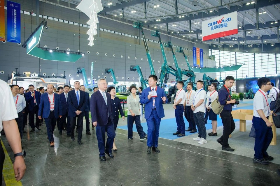 2025 CICEE | 必发集团智能实力闪灼2025长沙国际工程机械展