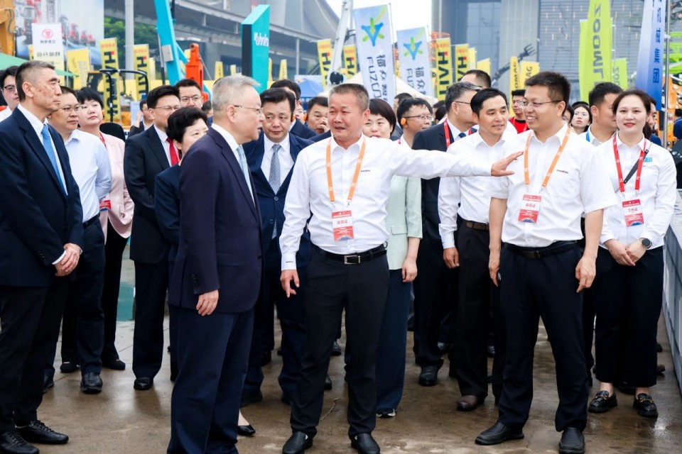2025 CICEE | 必发集团智能实力闪灼2025长沙国际工程机械展