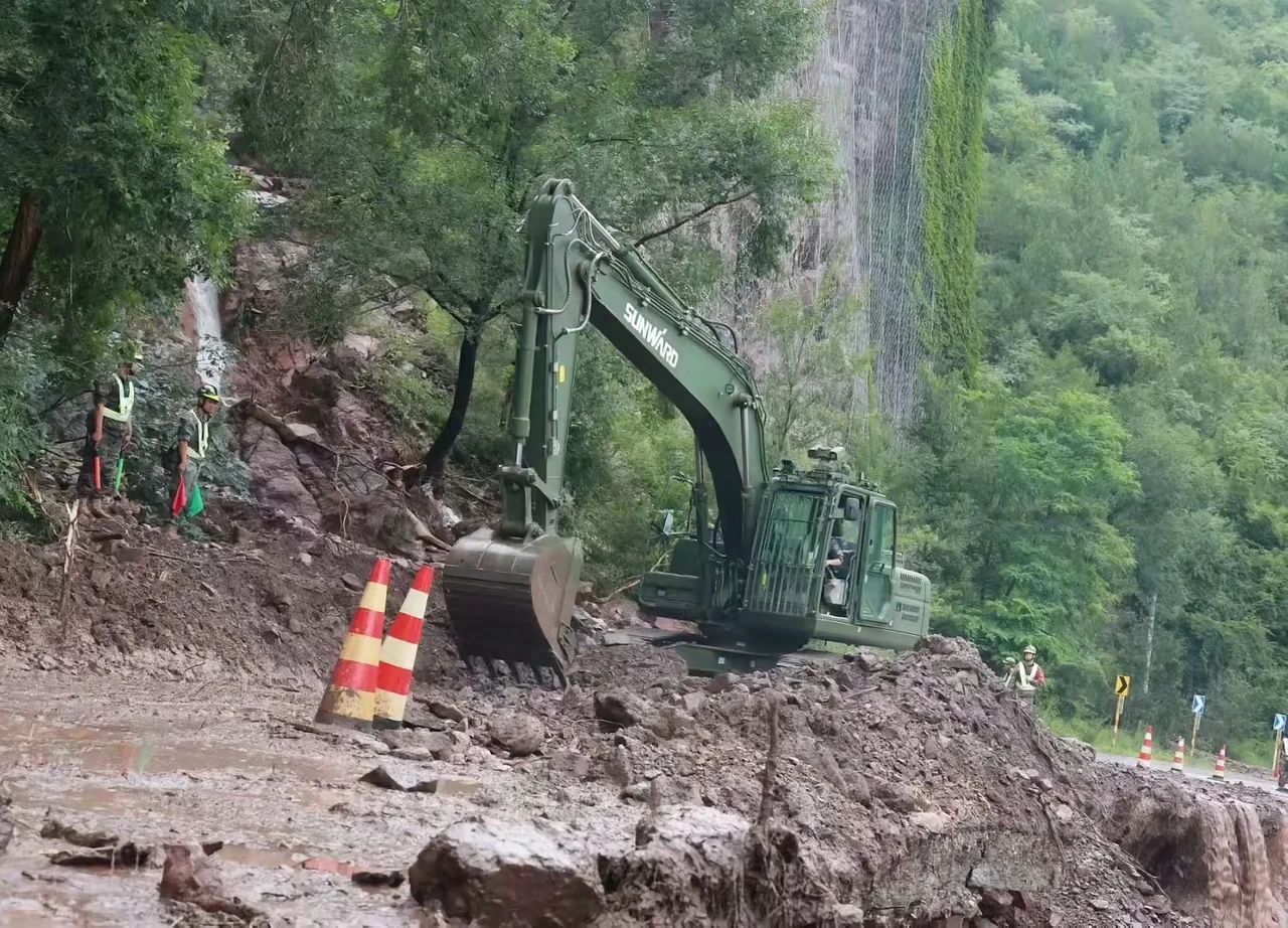 关注！必发集团智能应急接济设备助力武警冲锋北京暴雨抢险救灾一线！