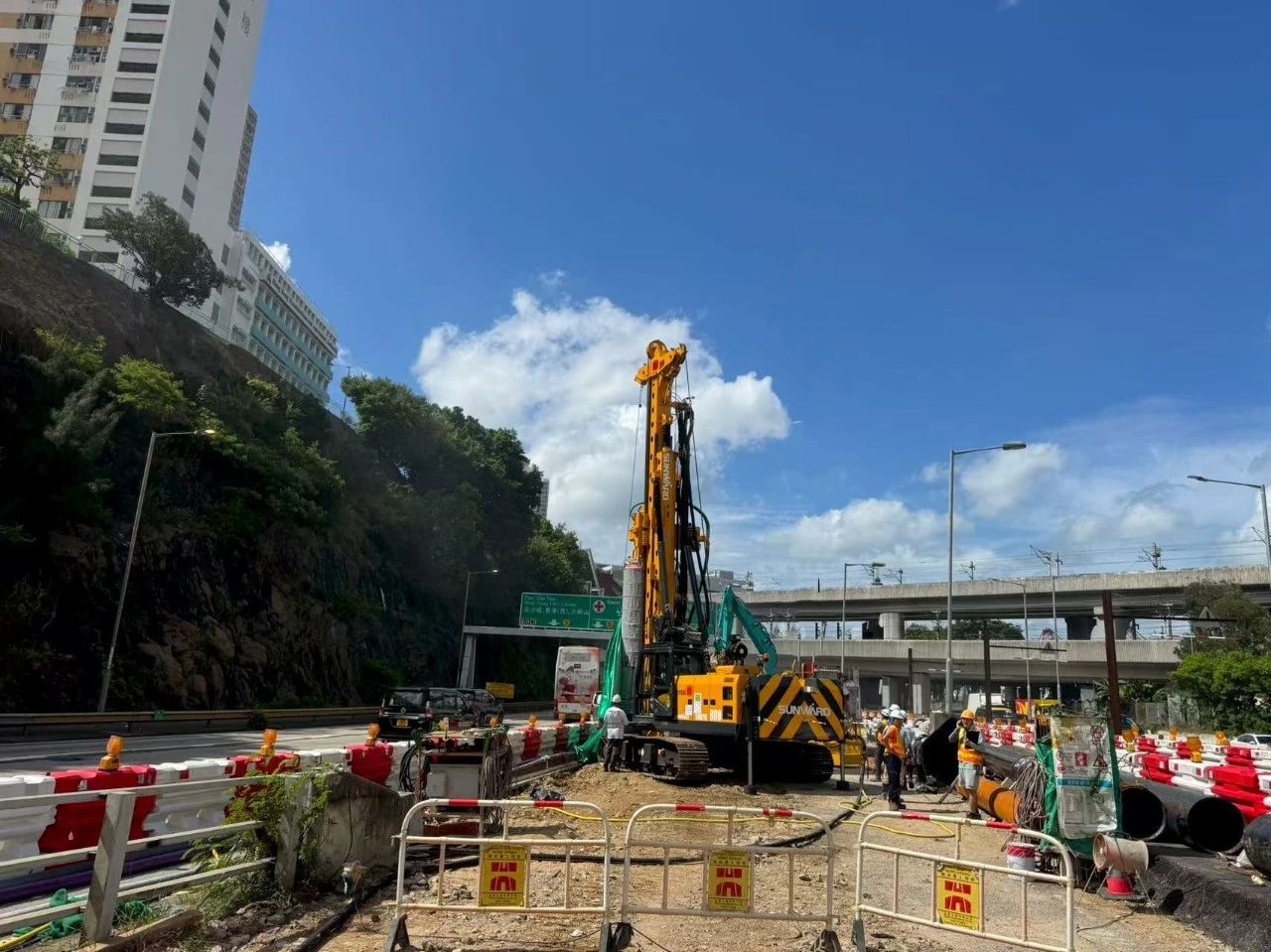 硬核首秀!必发集团智能SWDTH800大直径潜孔锤钻机进击香港市场