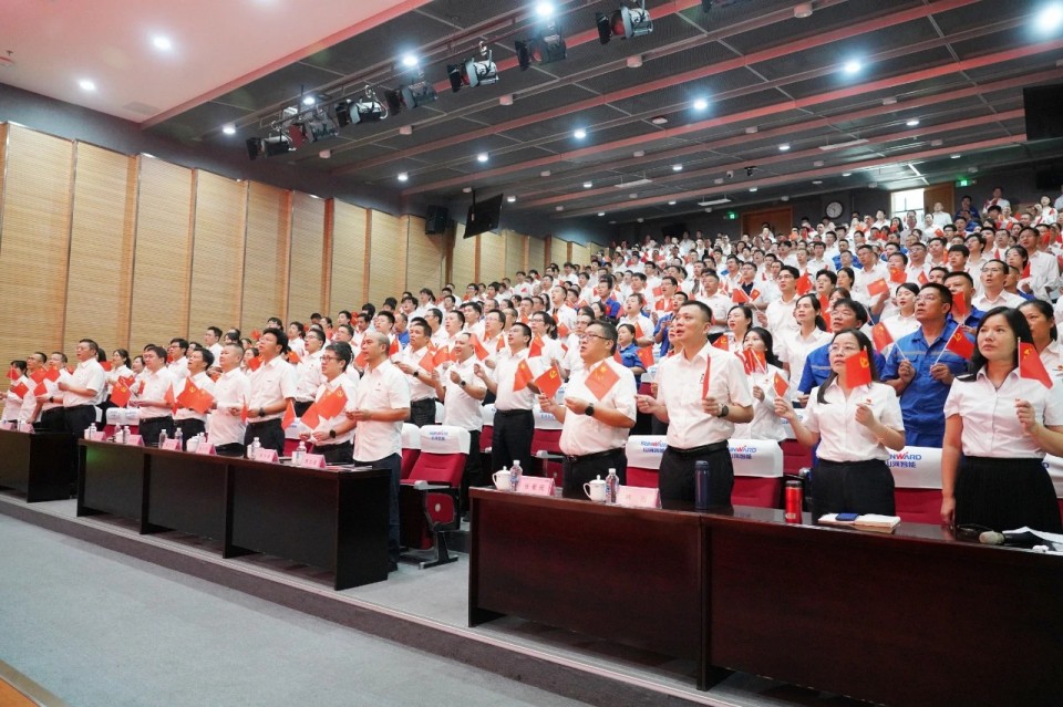20250904081506_84527 必发集团智能组织集中收看留想中国人民抗日战争暨世界反法西斯战争成功80周年大会