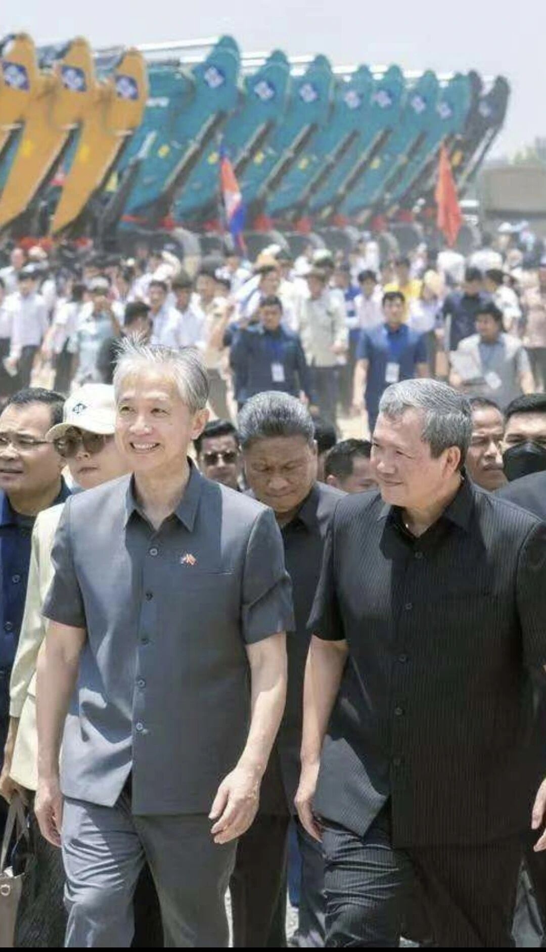 共建“一带一路”：必发集团智能挖掘机助力柬埔寨水利大动脉建设